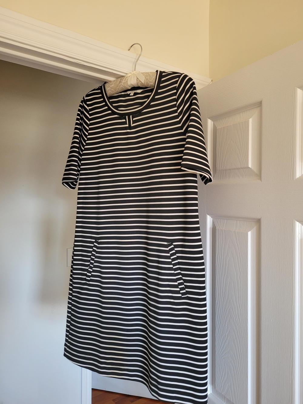 ALFRED SUNG Black and White Striped Midi Shift Dress
